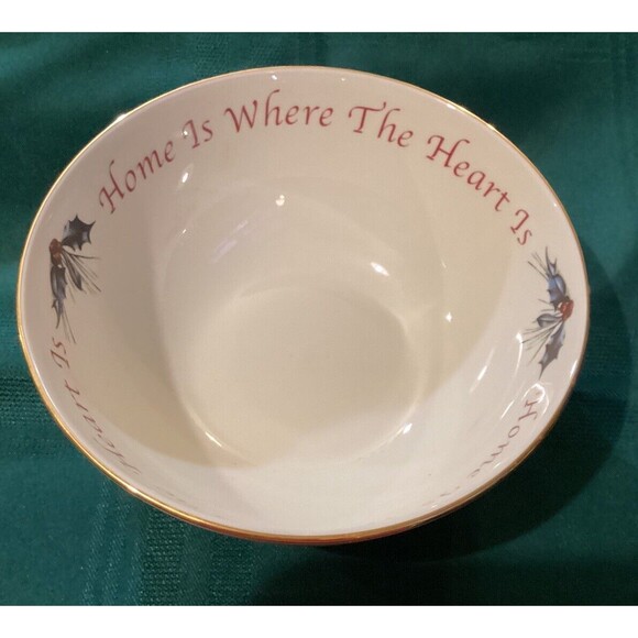 Lenox Winter Greetings 7” Serving Bowl McClung “Home Is Where The Heart Is” - Picture 5 of 13